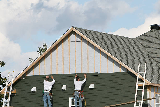 Professional Wood Siding technician working in Smithtown, NY